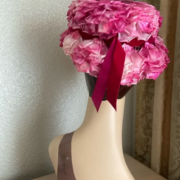 Vintage pink Hat petals rose